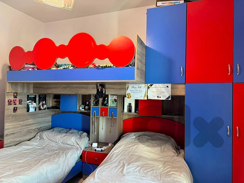 Full bedroom