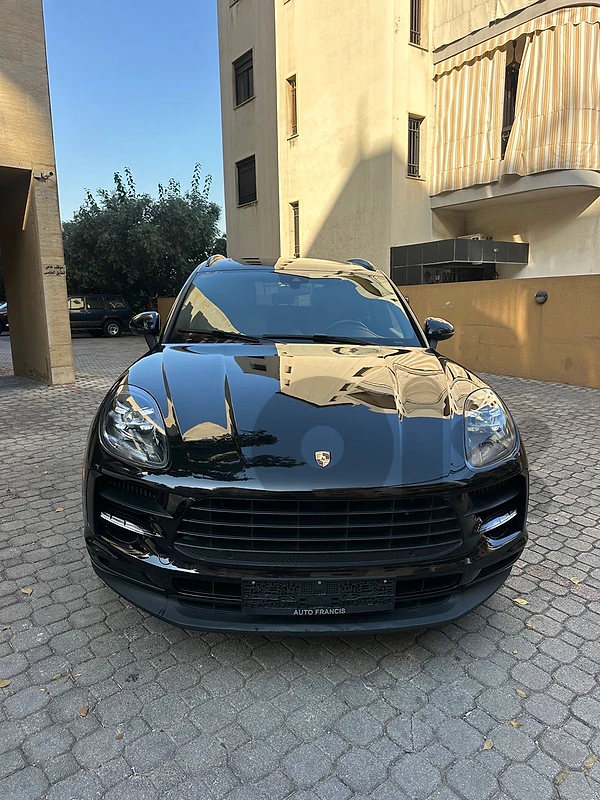 Porsche Macan S 2020 black on red (clean carfax) Porsche Macan S 2020 black on red (clean carfax)
