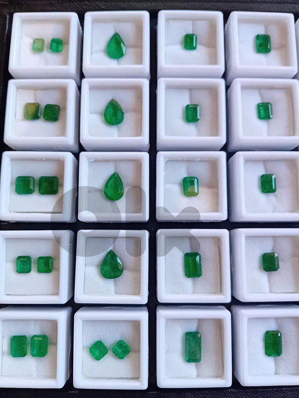 natural emerald. over 115 ct . 200$ per ct