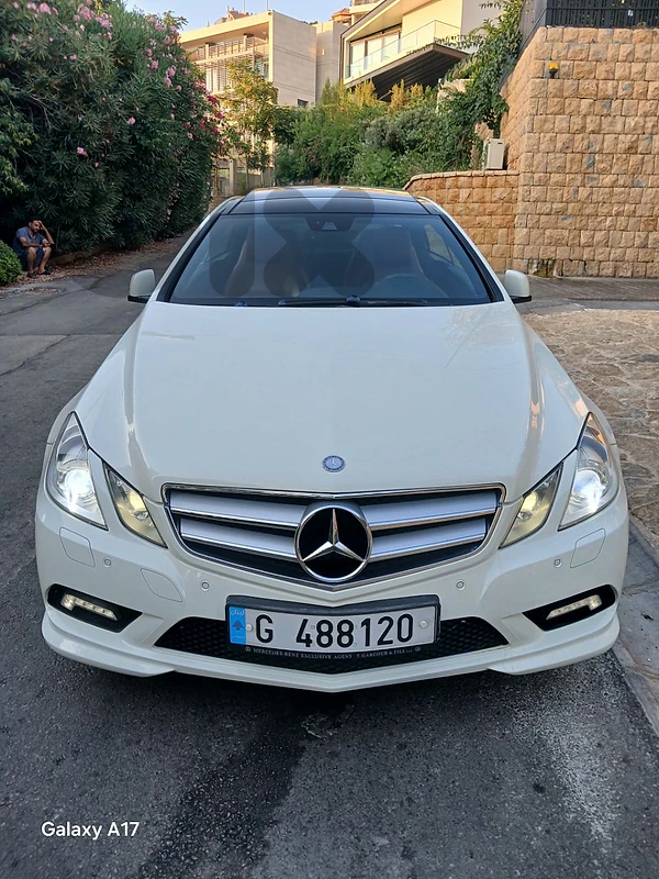 Mercedes E200 tgf.03954386
