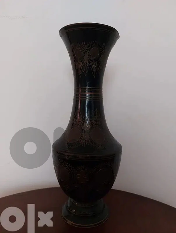Brass Vase - مزهرية نحاس