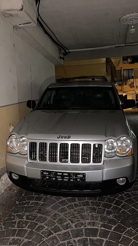 Jeep Grand Cherokee 2010 .