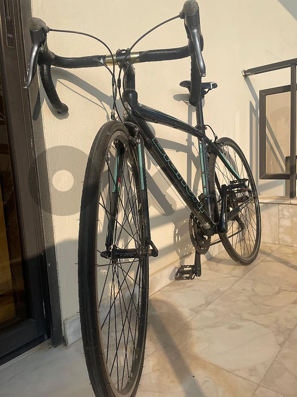 Bianchi Via Nirone 7 Road Bike — Shimano Claris 2×8