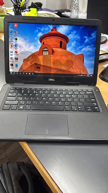 Dell Latitude 3300 Laptop