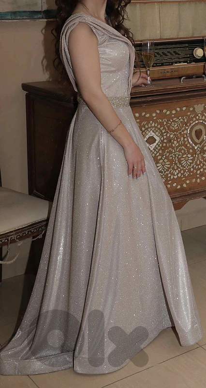 فستان سهرة فاخر