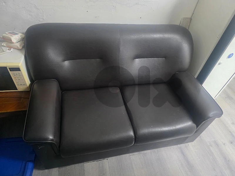 2 seats sofa