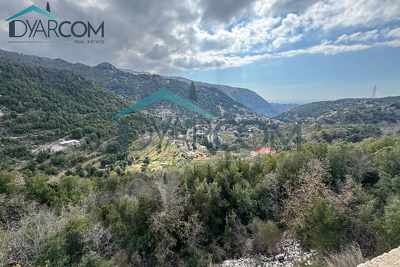 DY3716 - Chahtoul Land with Under-Construction Building for Sale!