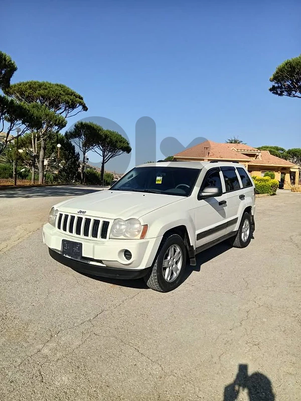 Cherokee Laredo 2005