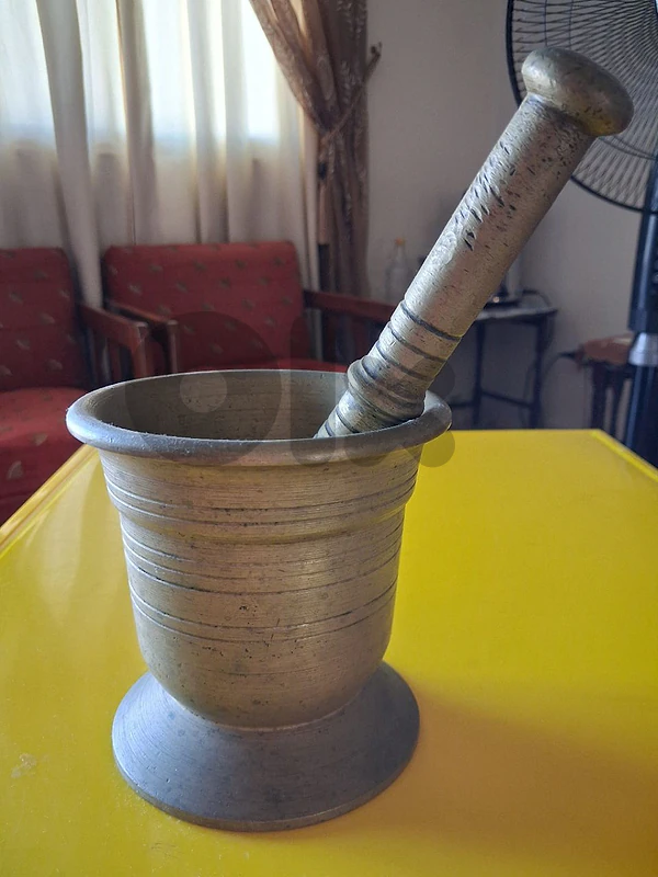 هاون مع مدقّة