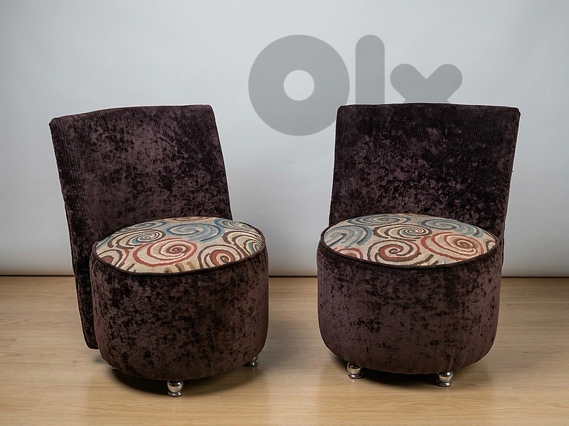 Pair of Velvet Accent Chairs in Excellent Condition