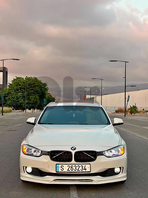 BMW F30 328i 2013 BMW F30 328i 2013