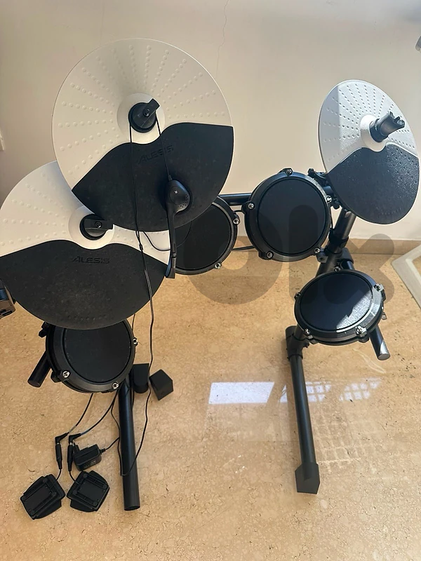 ALESIS electric drumkit