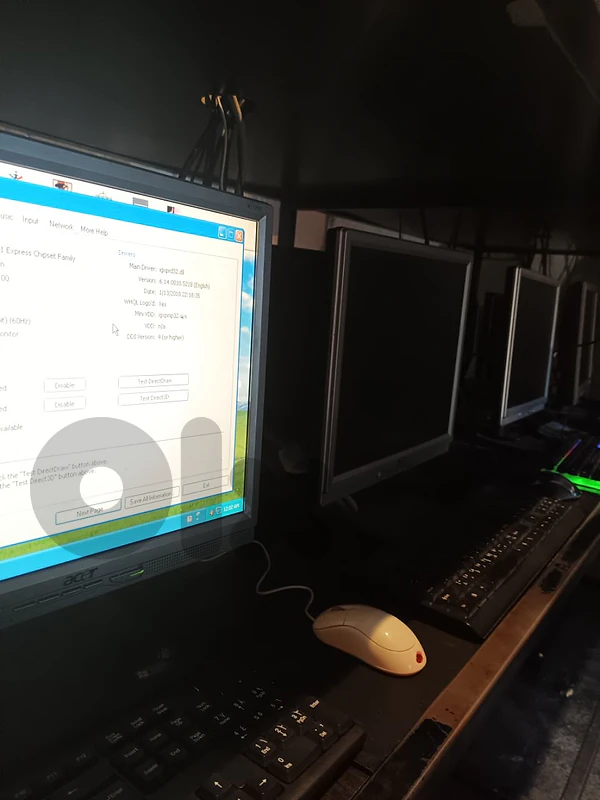 8-Computer Counter-Strike Setup — $600 8-Computer Counter-Strike Setup — $600
