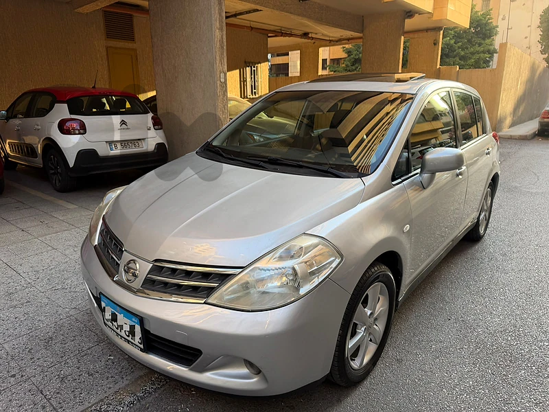 Nissan Tiida 2011