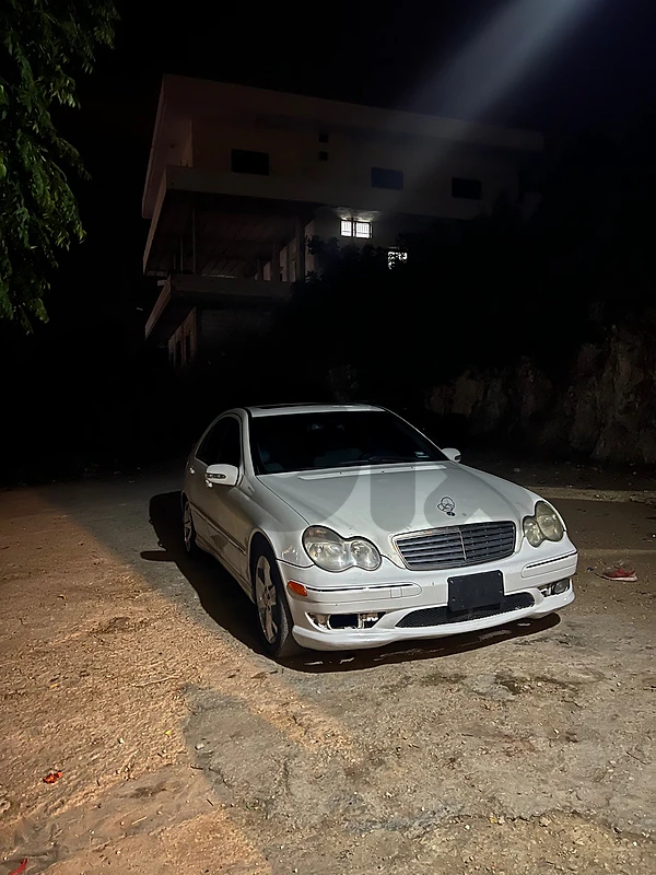 مرسيدس بنز سي-كلاس 2007 mini 8wasa مرسيدس بنز سي-كلاس 2007 mini 8wasa