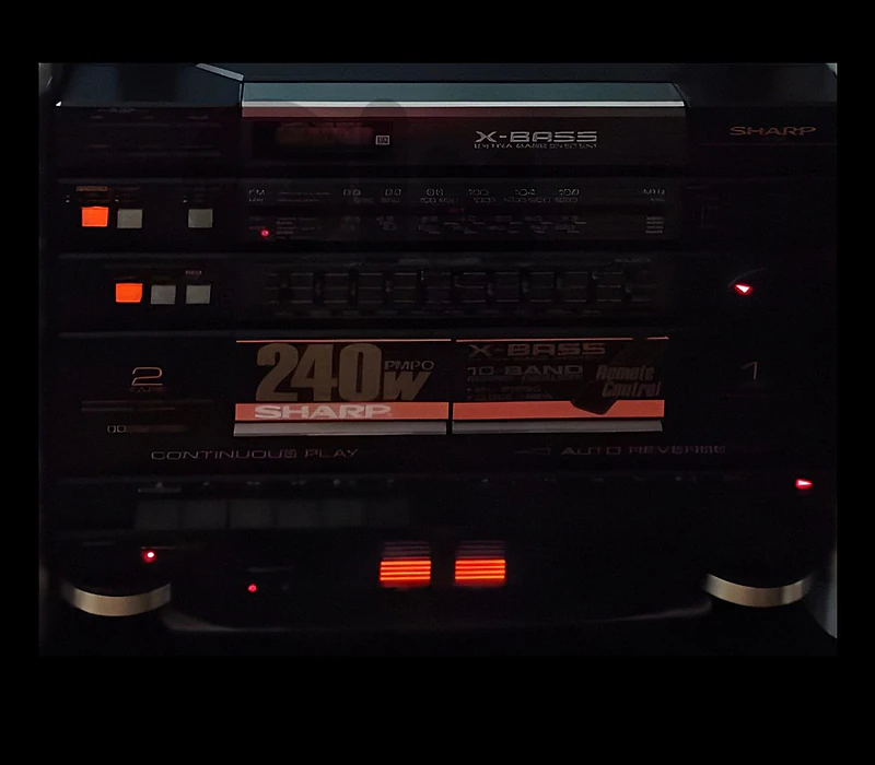 Rare vintage HiFi stereo with Classic screen
since 1980 / ستريو قديم