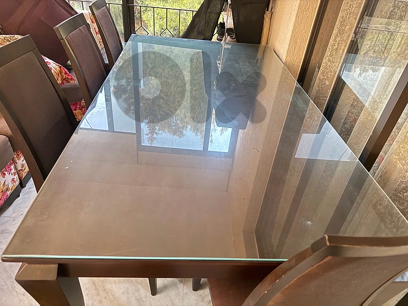 طاولة سفرة خشب  و وج قزاز ممتازة مع ٨ كراسي / 120cm×220cm