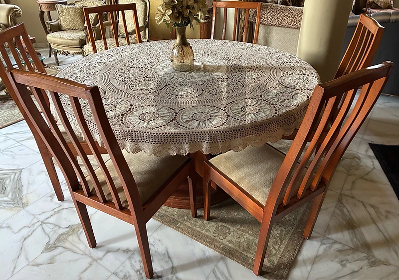 full dinning room