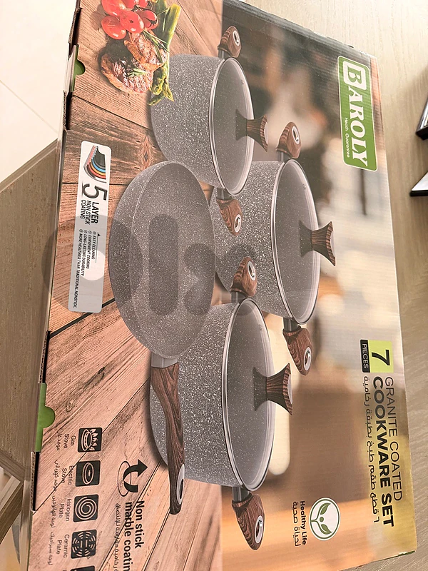BRAND NEW KITCHEN SET