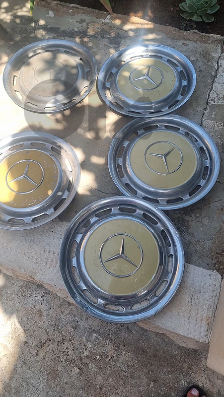 1967 Original Vintage Mercedes-Benz wheels coverاغطية جنوطة اصلية