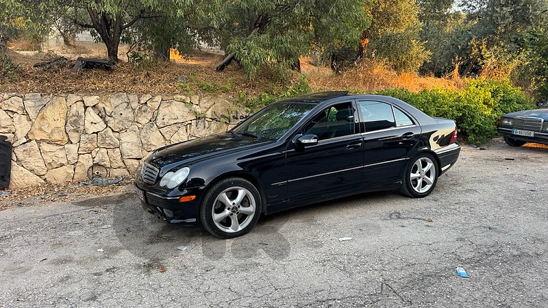 Mercedes-Benz C-Class 2005 4