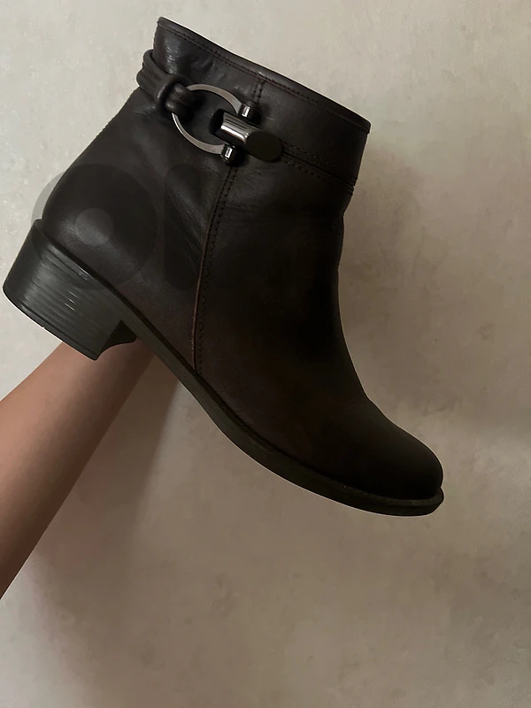 brown boots