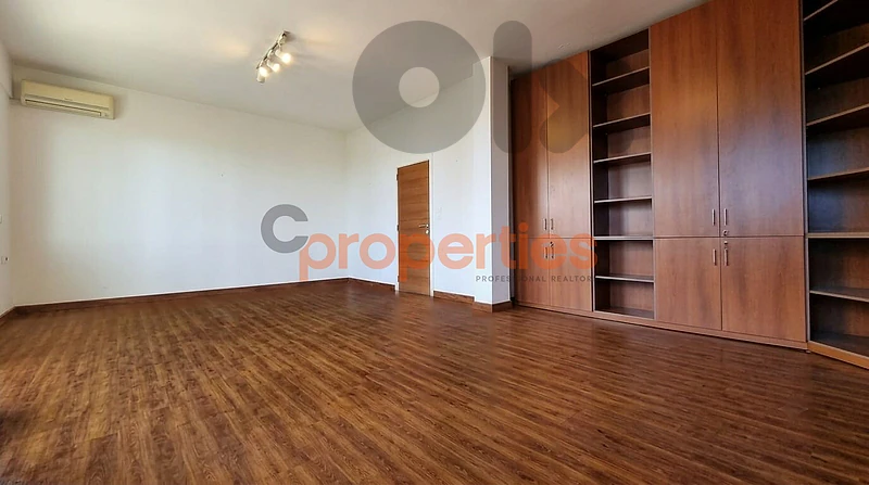 Office For Rent In Achrafieh مكتب للإيجار في الأشرفية CPBMH42