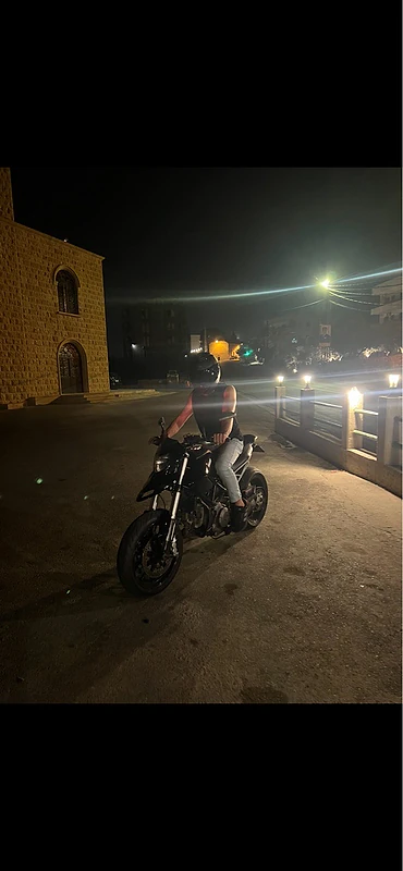 ducati hypermotard 796