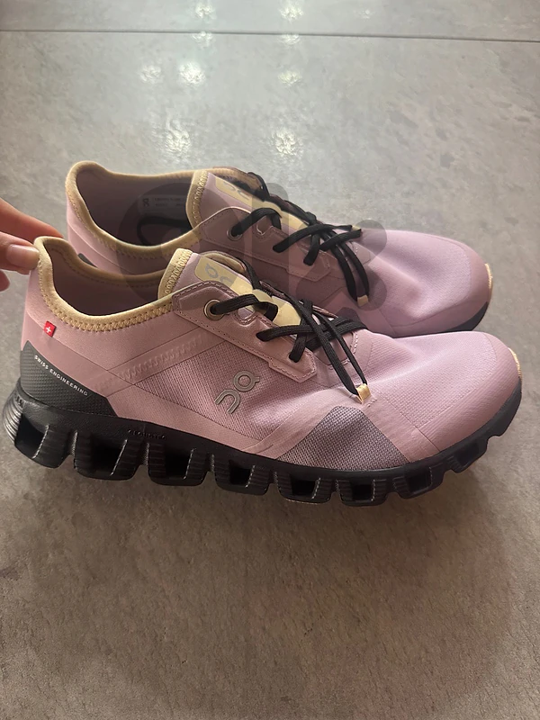 On Cloud X Women
