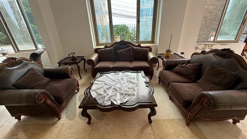 Full living room