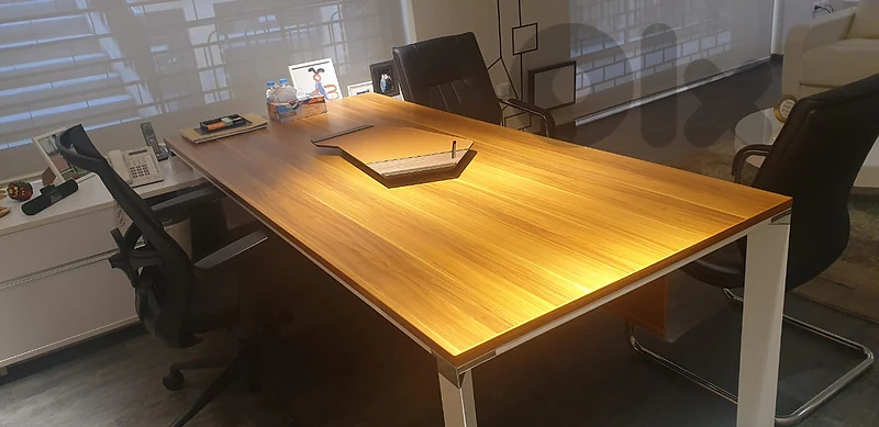 Modern Executive Office Desk – Premium Quality
