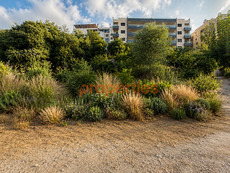 Land For Sale in Cornet Chehwan CPCF379 أرض للبيع في قرنة شهوان