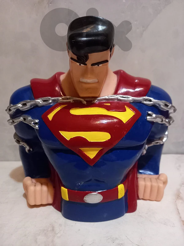 Decorative plastic Superman breaking chains 20*20 cm