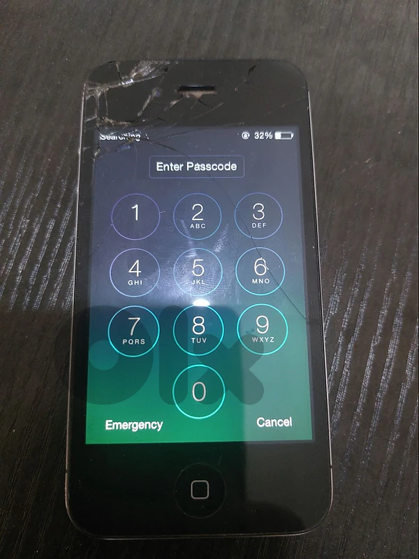 IPhone 4s بحالة ممتازة