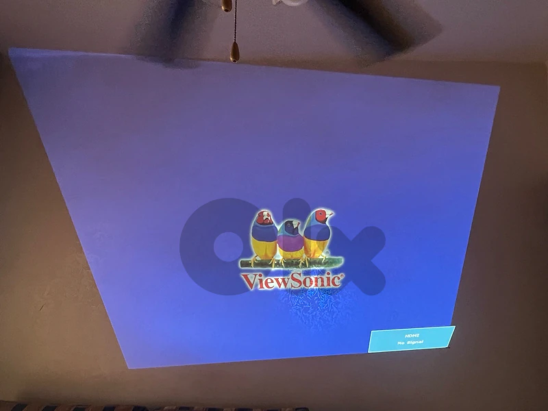 Projector Used Like New – HDMI – Excellent Condition