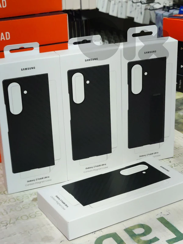 Samsung Galaxy Z Fold 8 Ultra Carbon Magnet Case