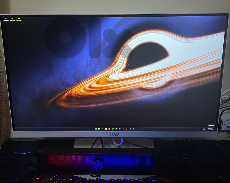 MSI MAG 274QR E20 Gaming Monitor – Like New (1 Month old)