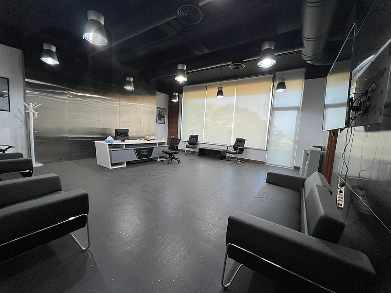 Fully Equipped Office for Sale - Dbayehمكتب مجهز بالكامل للبيع في ضبية