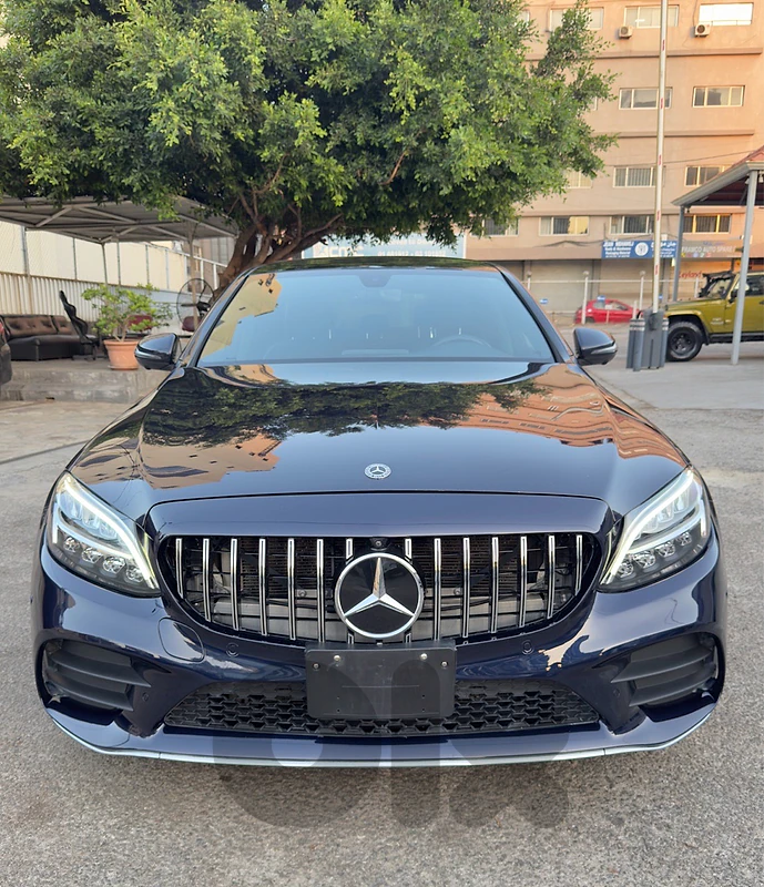 Mercedes-Benz C-Class 2019 c300