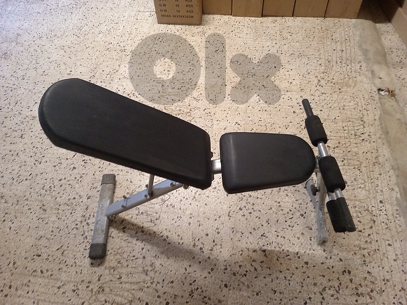 LIKE NEW AFJUSTABLE WORKOUT BENCH | INCLINE FITNESS BENCH