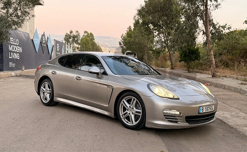 Porsche Panamera 2011 4