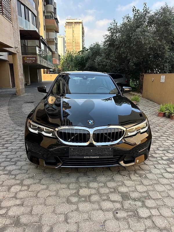 BMW 330i x-drive Sport Package 2019 black on black (clean carfax) BMW 330i x-drive Sport Package 2019 black on black (clean carfax)