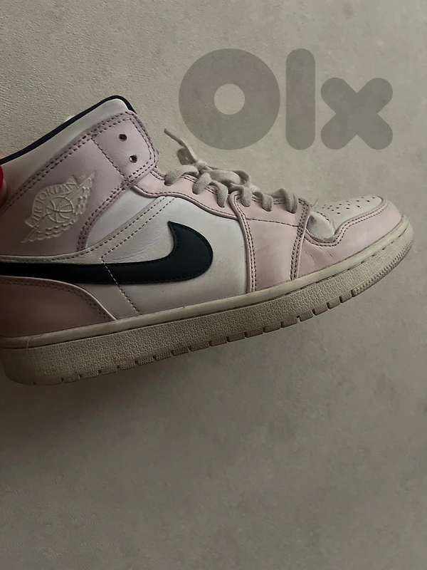 pink jordans
