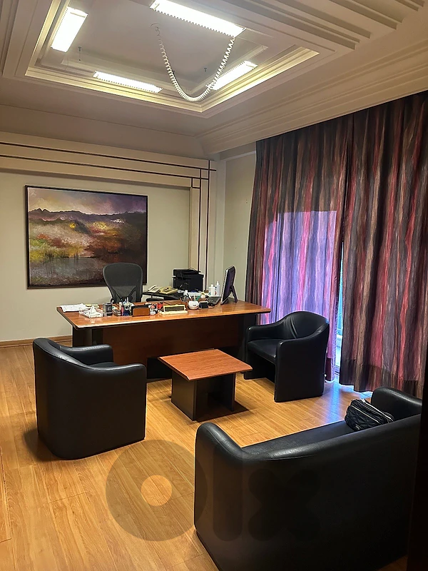 Office for rent in Achrafieh مكتب للإيجار في الاشرفية
