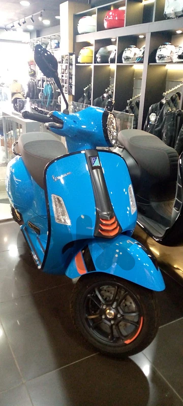new vespa motorcycle