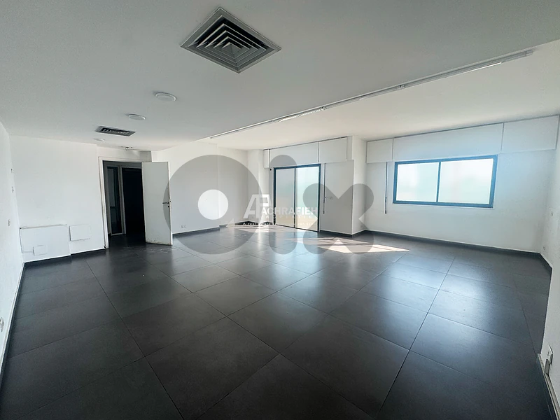Office for Sale In Sodeco - مكتب للبيع في الأشرفية