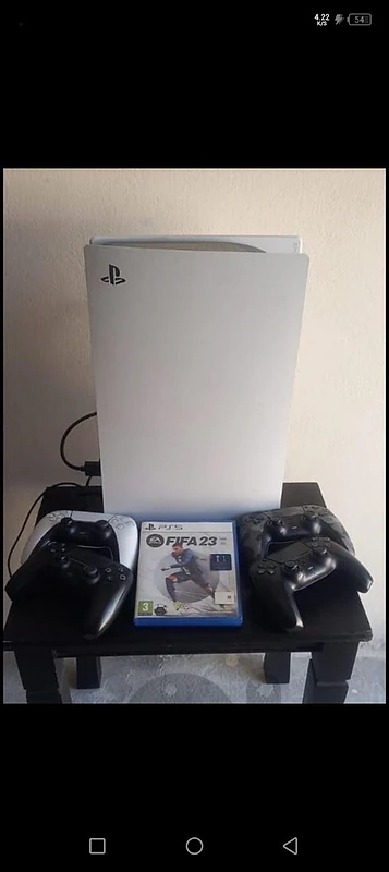 Ps5 with 4 controllers