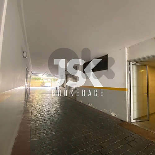 L22215 Warehouse For Sale in Carré D'or, Tabaris