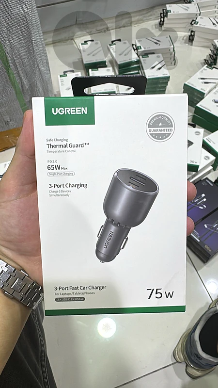 Ugreen 75w 3-port fast car charger (2xusb-c,1xusb-a) Ec703