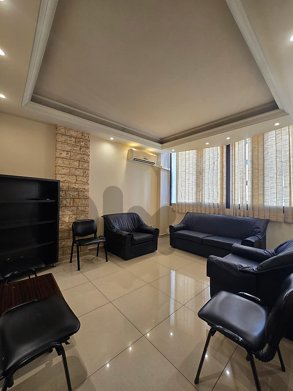 office for rent in Ain el Remmanehمكتب  للايجار في عين الرمانة